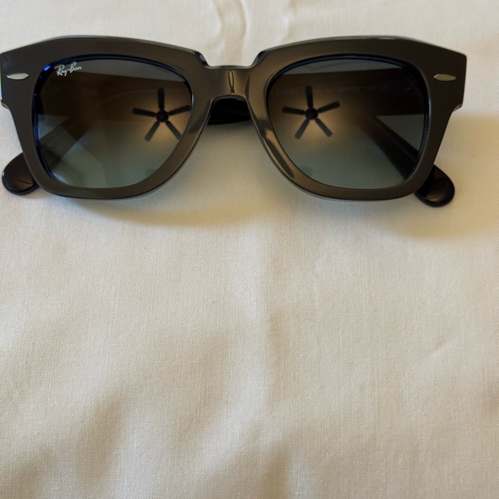 Ray-Ban Sunglasses RB2186 STATE STREET 1298/3M Blue on Transparent Blue Square - Picture 3 of 12